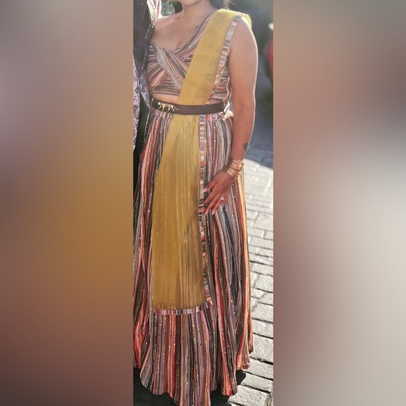 Lengha with 1 shoulder blouse and net dupatta - Picture 1 of 7